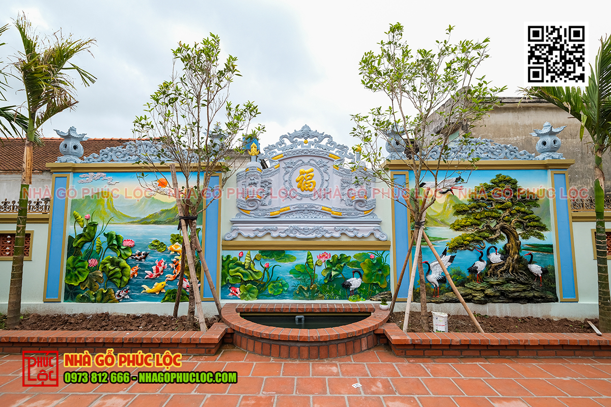 Cuốn thư ở trước sân nhà gỗ 3 gian 2 chái